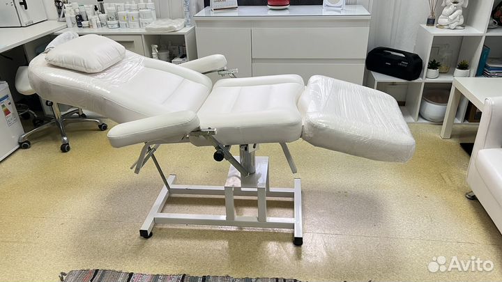 Кушетка косметологическая на гидравлике