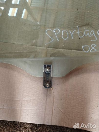 Стекло передней левой двери Kia Sportage 2