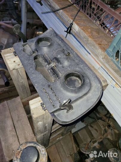 Крышка бордочка на пежо 206