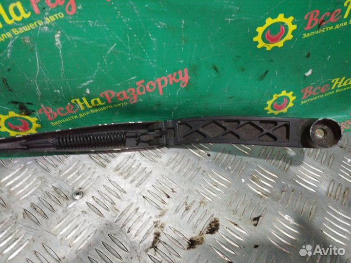 Поводок дворников Hyundai Grand Starex