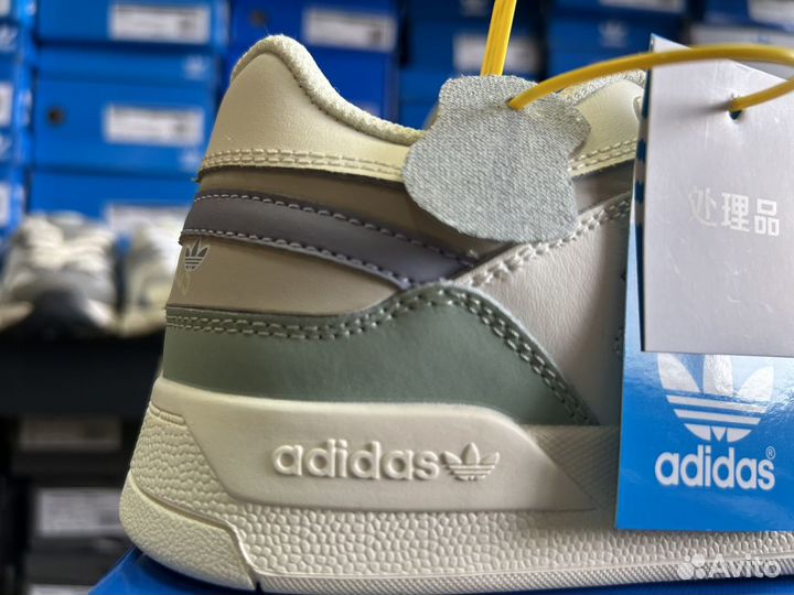 Кроссовки Adidas