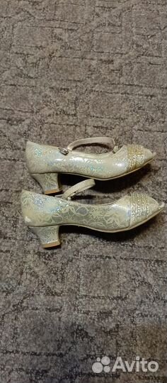 Детские туфельки
