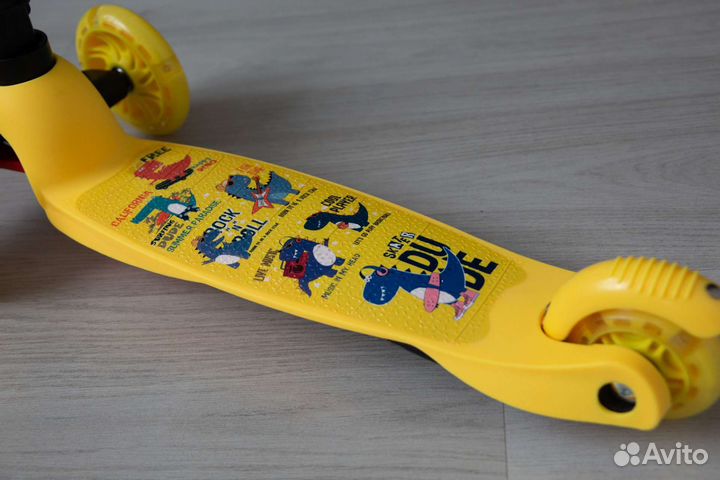 Самокат детский трехколесный