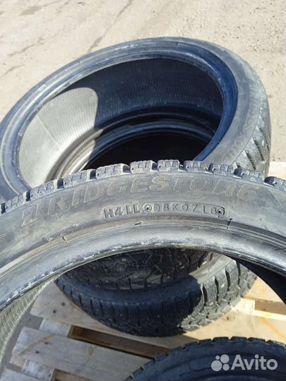 Bridgestone Blizzak Spike-02 235/40 R18