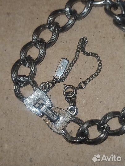 Браслет Monet с подвесками