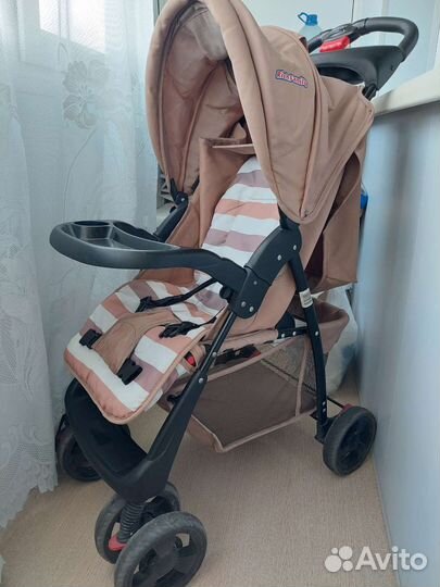 Прогулочная коляска