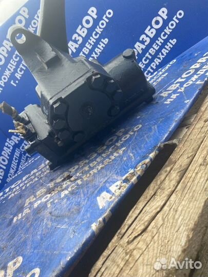 Рулевой редуктор. Scania P094Cb6X4Hz260