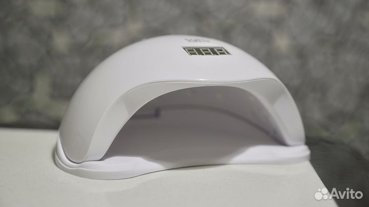 Лампа для сушки ногтей