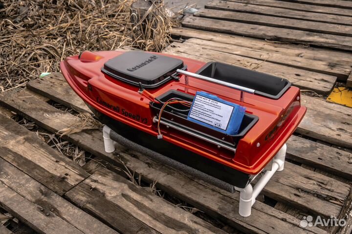 Прикормочный кораблик с глубиномером и 25A акб