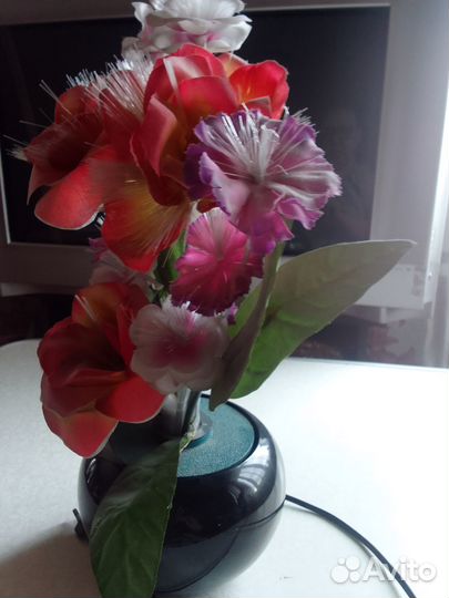 Настольная лампа