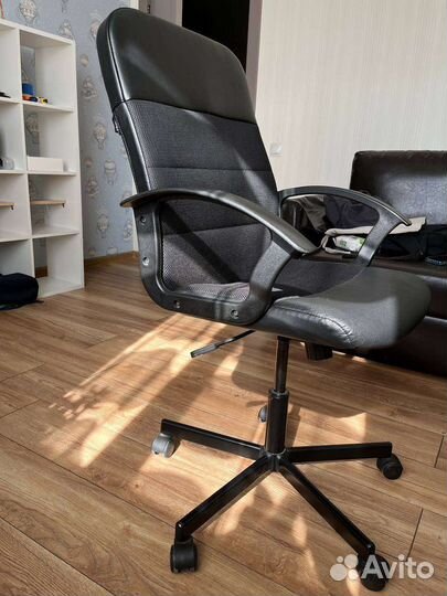 Компьютерное кресло