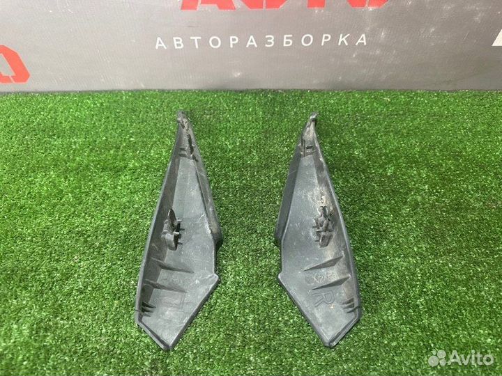 Накладка лобового стекла правая Mazda Cx-5 Ke