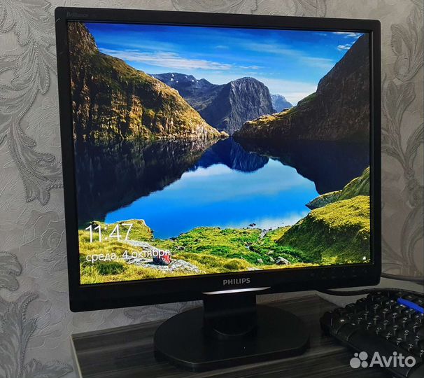Монитор Philips