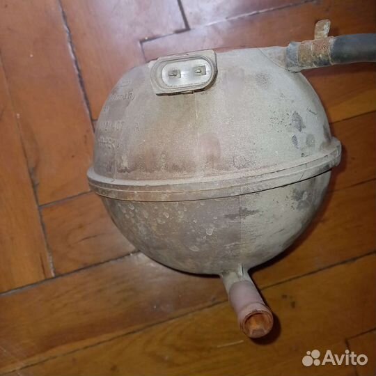 Расширительный бачок на Фольксваген polo 3