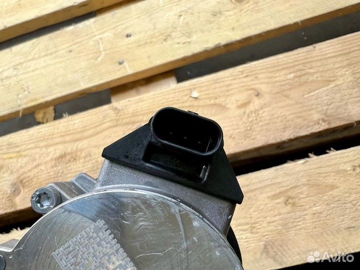 Насос системы охлаждения Porsche Cayenne E3