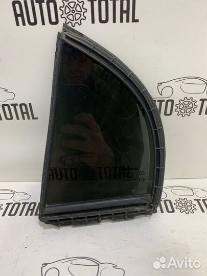 Стекло двери заднее правое Honda Civic 4D R18A2