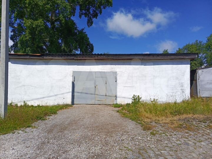 Гараж, > 30 м²