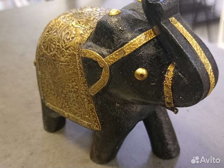 Слон дерево