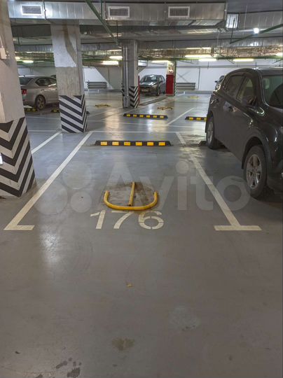 Машиноместо, 14 м²