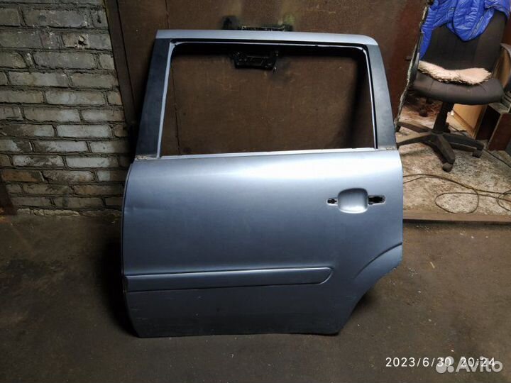 Дверь зад. левая Opel Zafira B A05 05-15