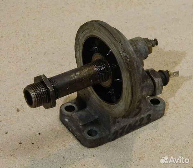 Кронштейн масляного фильтра VW Passat B3