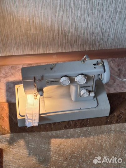 Швейная машина Подольск 142