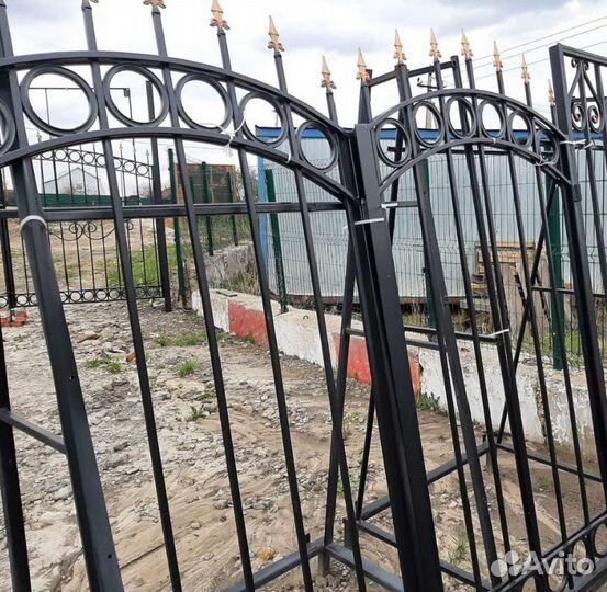 Ворота распашные с калиткой