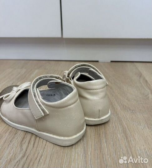Нарядные туфли для девочки 25 р. 15,5 см