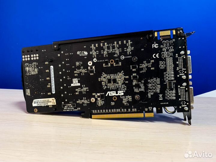 Видеокарта Asus GeForce GTX 560 1Gb 256Bit