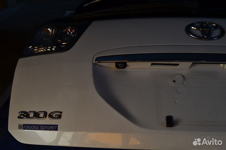 Дверь багажника Toyota Harrier