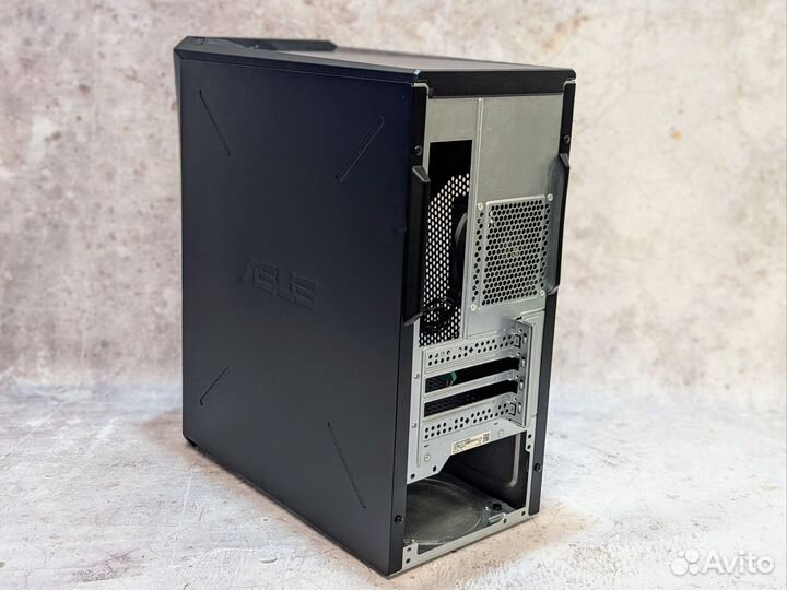 Игровой корпус Asus Rog Strix G10DK с Wi-Fi