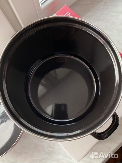 Бронь Кастрюля эмал с крышкой 3,5-4 л новая