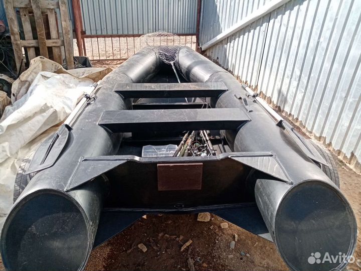 Продажа лодки дельфин