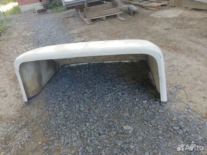 Обтекатель на Hino (спойлер)