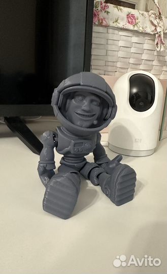 Космонавт