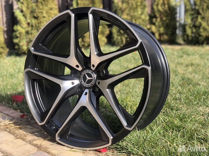Мощные разноширокие диски AMG Mercedes GLE GLS R21