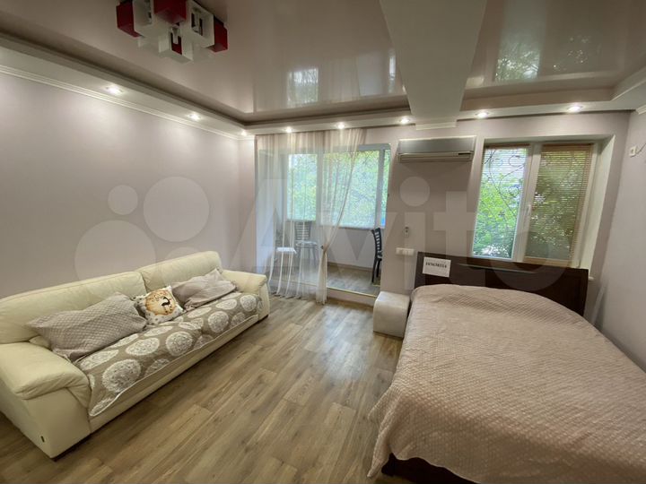 1-к. квартира, 42 м², 1/5 эт.