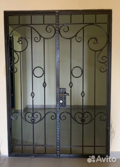 Кованная входная дверь
