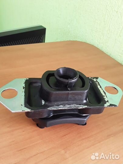 Опора двигателя левая рено логан