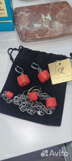 Комплект из коралла