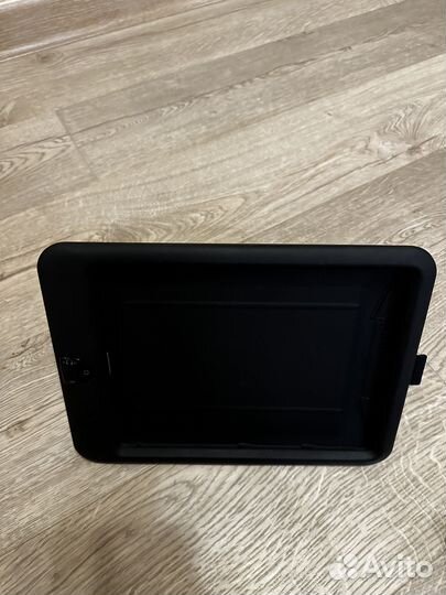 Автомобильный держатель для планшета