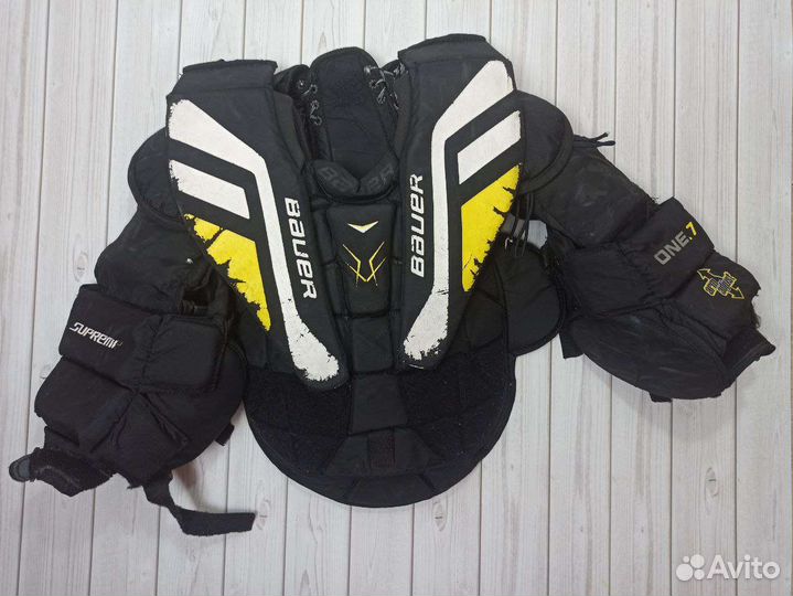 Вратарский нагрудник Bauer Supreme One.7 Medium