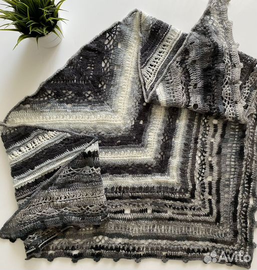 Шаль вязаная