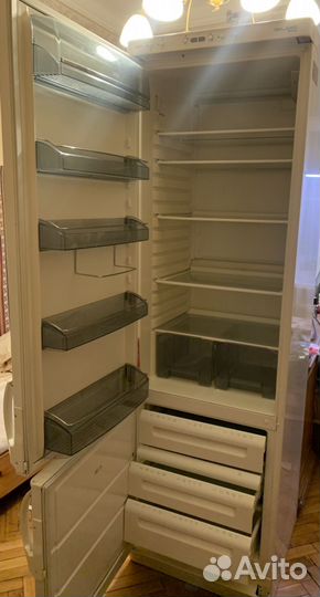 Холодильник AEG