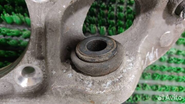 Кулак задний левый Mercedes Benz C-Class W204 2008