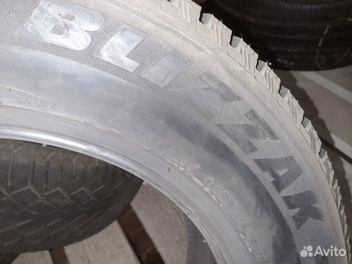 Bridgestone Blizzak Spike-01 225/65 R17 106T