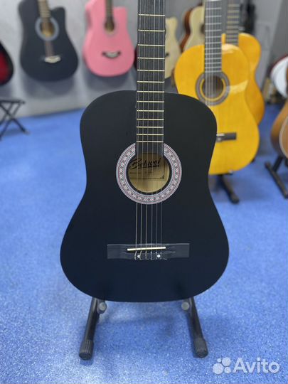Классическая гитара черная матовая
