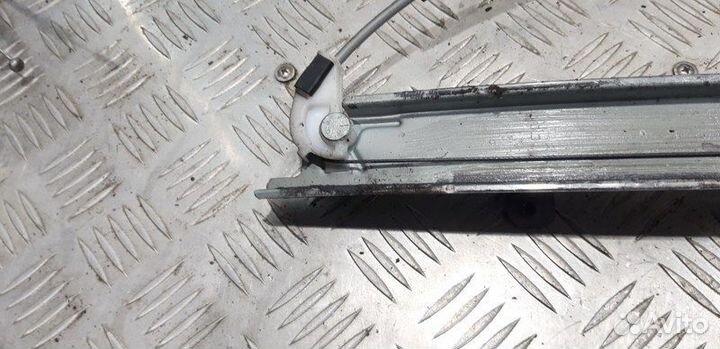 Стеклоподъемник передний правый Nissan Tiida C11