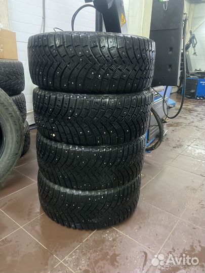 Michelin Agilis X-Ice North 225/45 R17