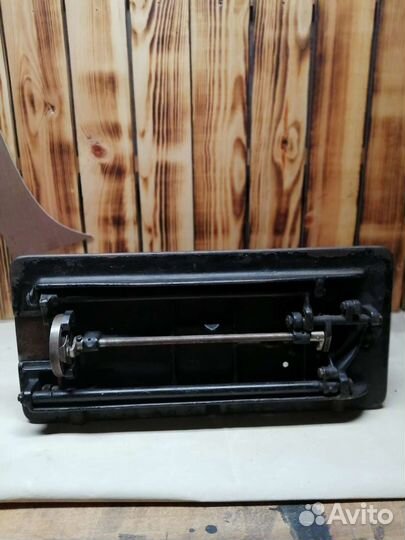 Швейная машинка зингер